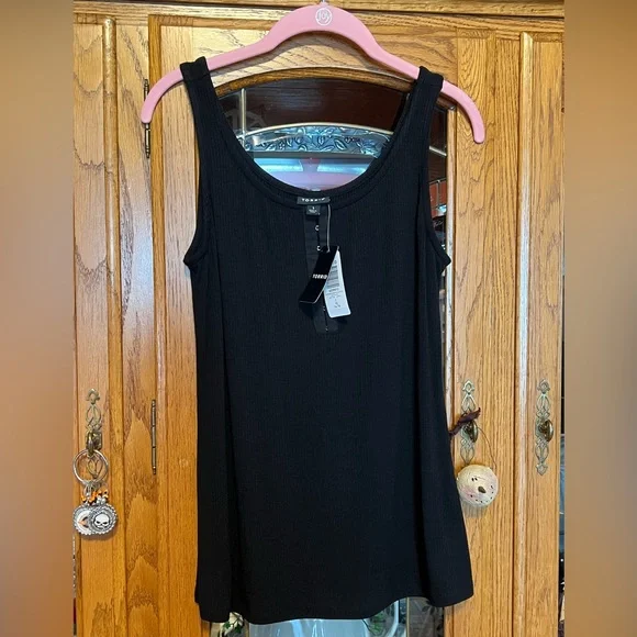 Torrid Everyday Ribbed Scoop Neck Hook and Eye Tank- 1X- Black NWT! 🖤 - Picture 5 of 13